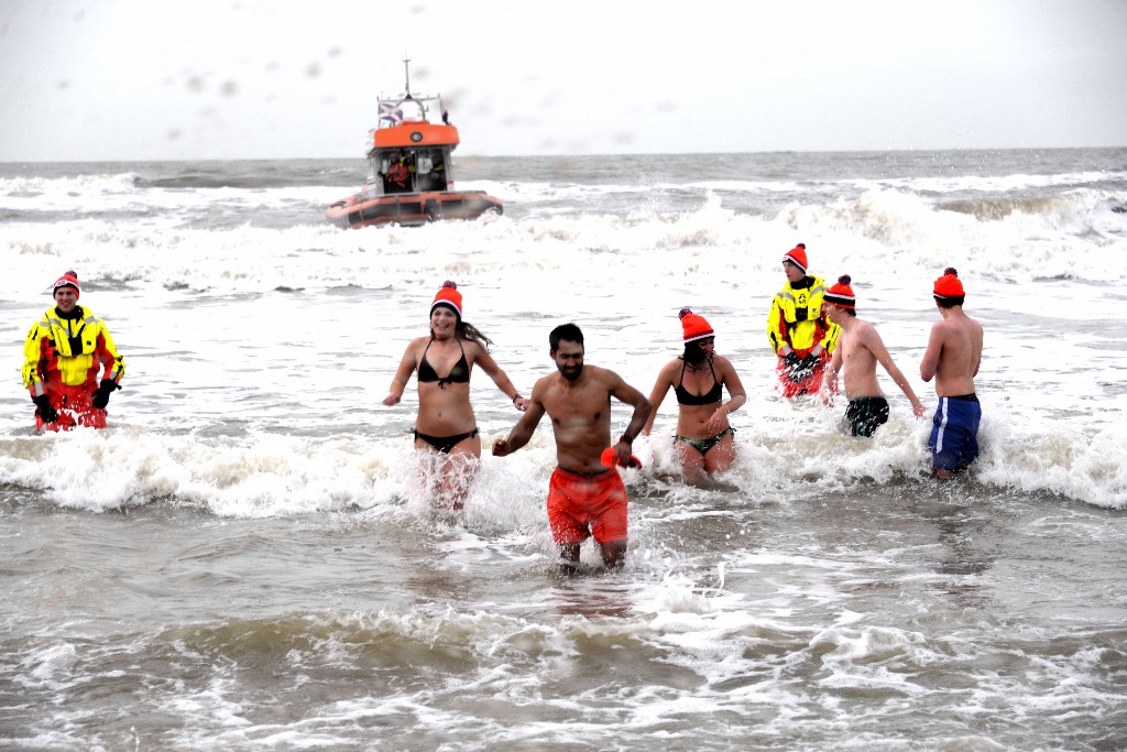../Images/Nieuwjaarsduik Nederzandt 2018 117.jpg